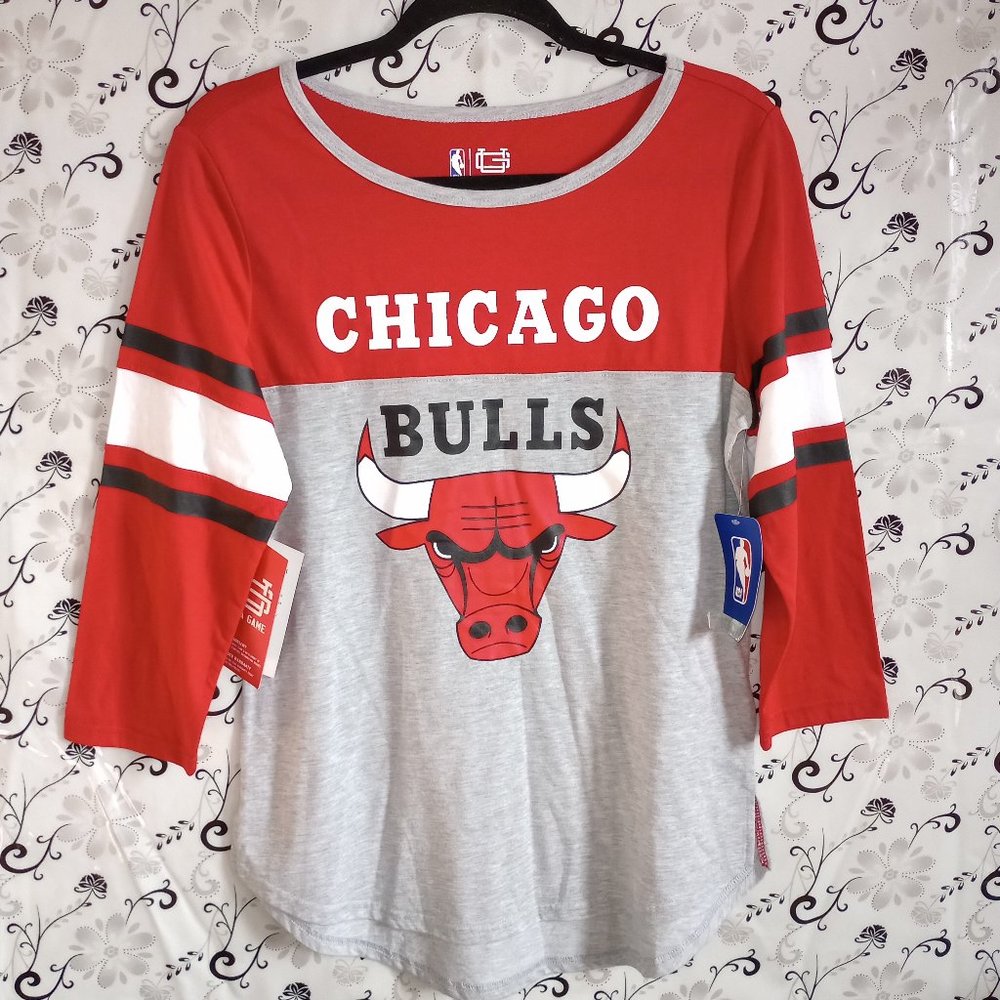Ultra Game NBA Chicago Bulls Shirt (Small) BUNDLE & SAVE w Matching Hoodie